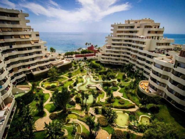 Park Beach 贝纳尔马德纳 外观 照片